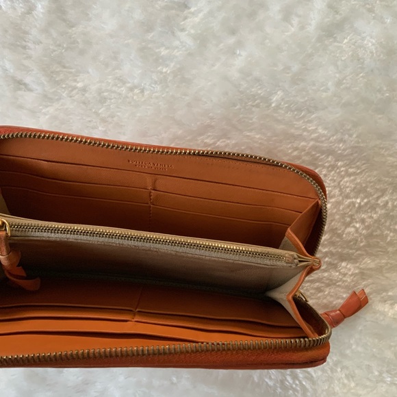 Authentic Bottega Veneta Large wallet - Picture 4 of 4